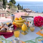 Hébergement de vacances Casa Rosy *