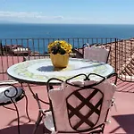 Hébergement de vacances Casa Rosy *